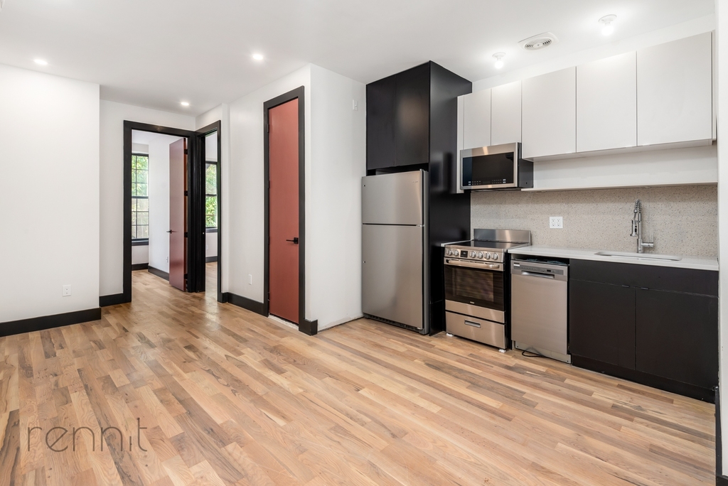 127 Thames Street - Photo 1