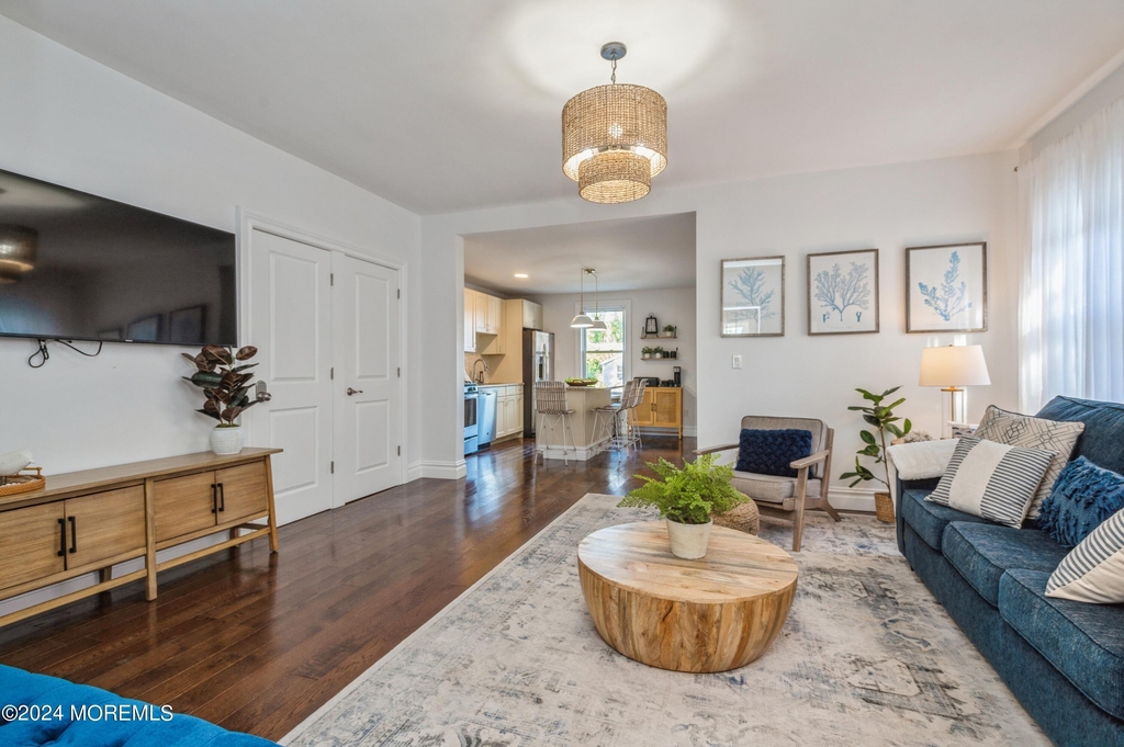 504 Ludlow Avenue - Photo 3