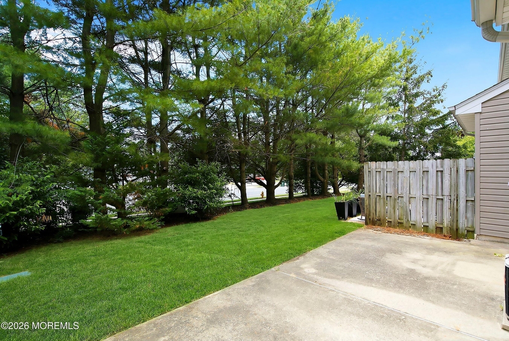 5 Manhattan Drive - Photo 20