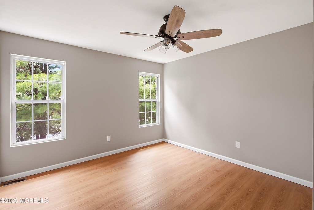 5 Manhattan Drive - Photo 14