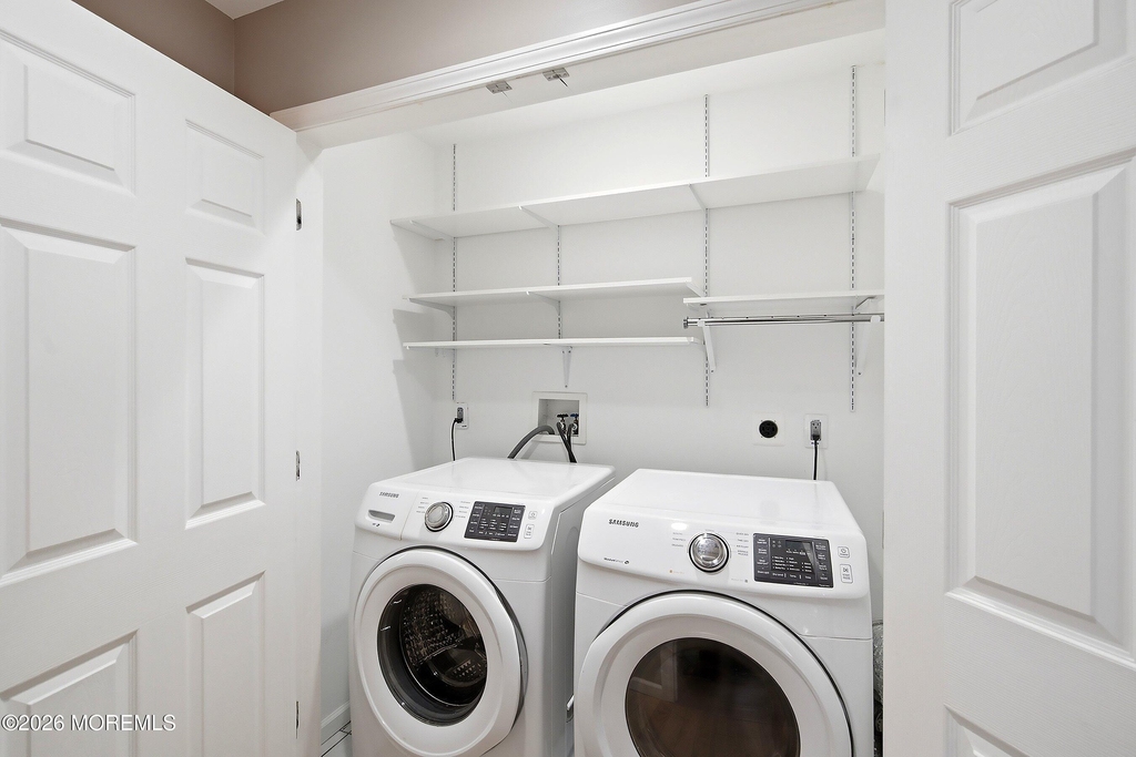5 Manhattan Drive - Photo 17