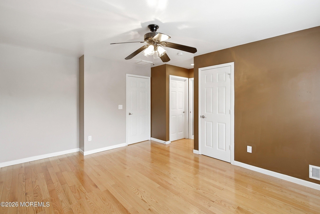 5 Manhattan Drive - Photo 9