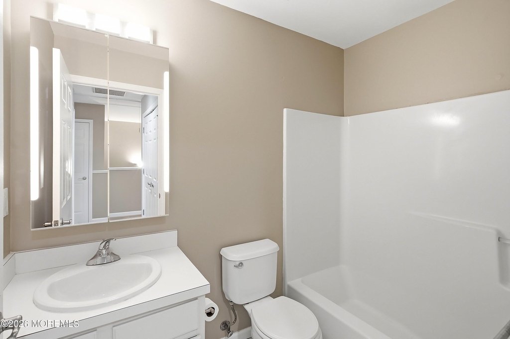 5 Manhattan Drive - Photo 16