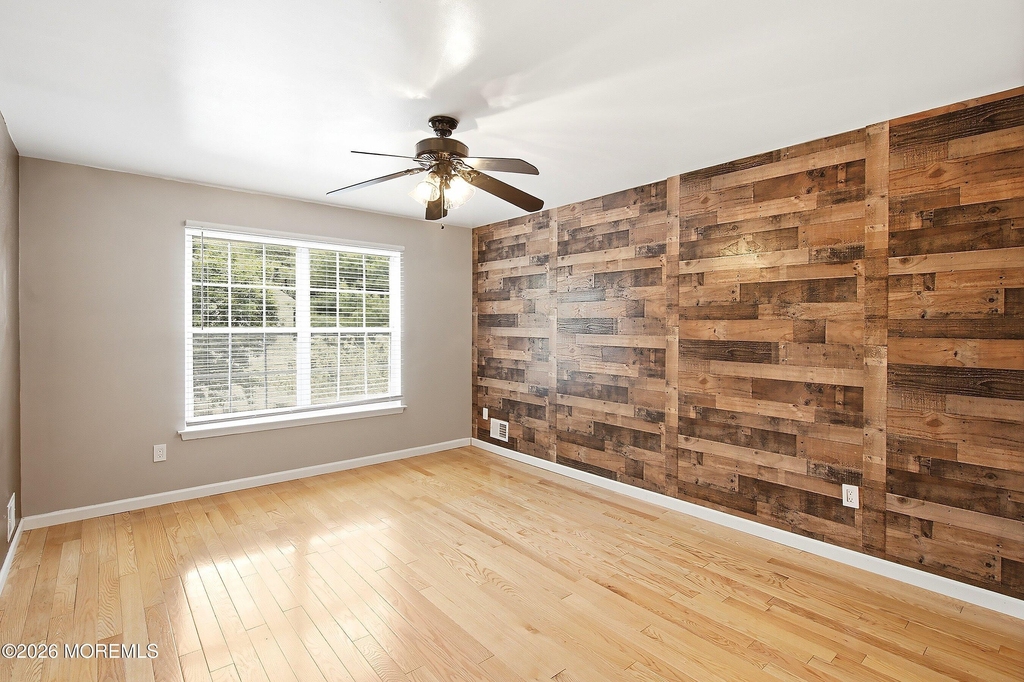 5 Manhattan Drive - Photo 8