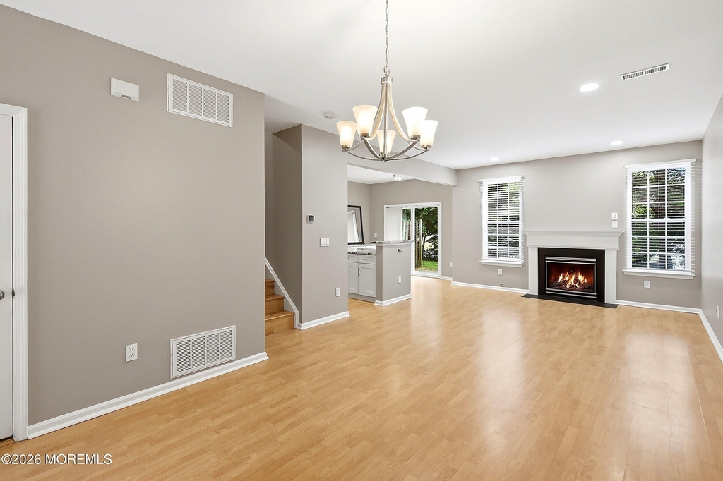 5 Manhattan Drive - Photo 3