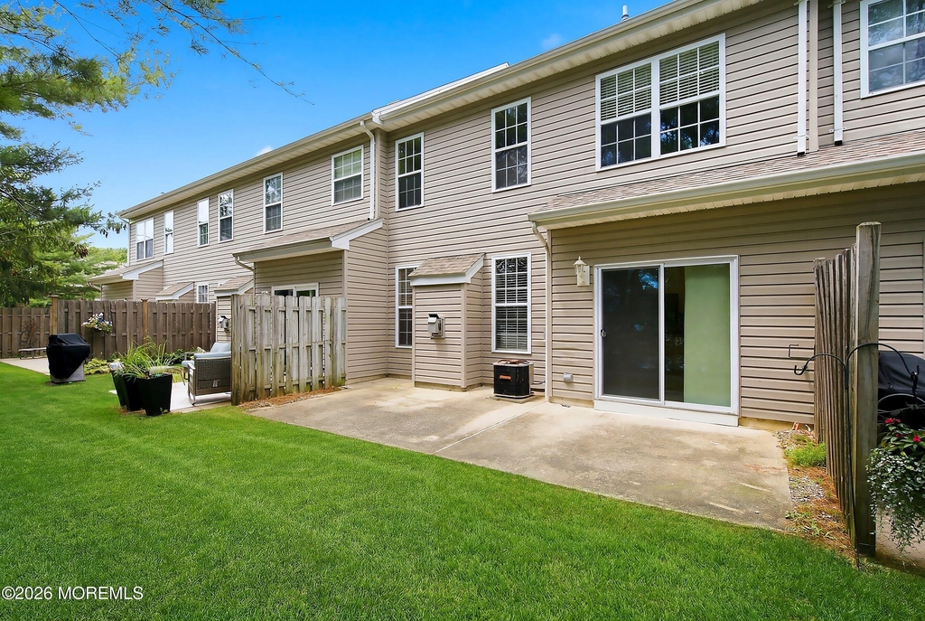 5 Manhattan Drive - Photo 21
