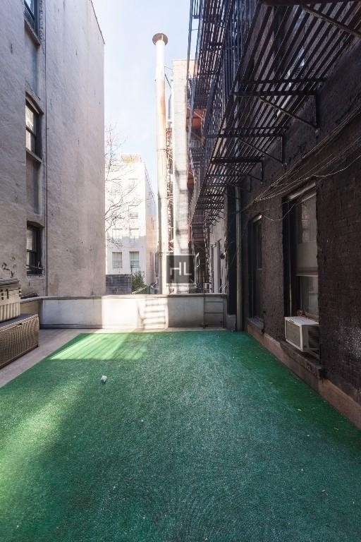 Avenue B - Photo 5