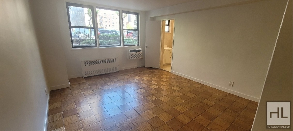 East 36 Street - Photo 1