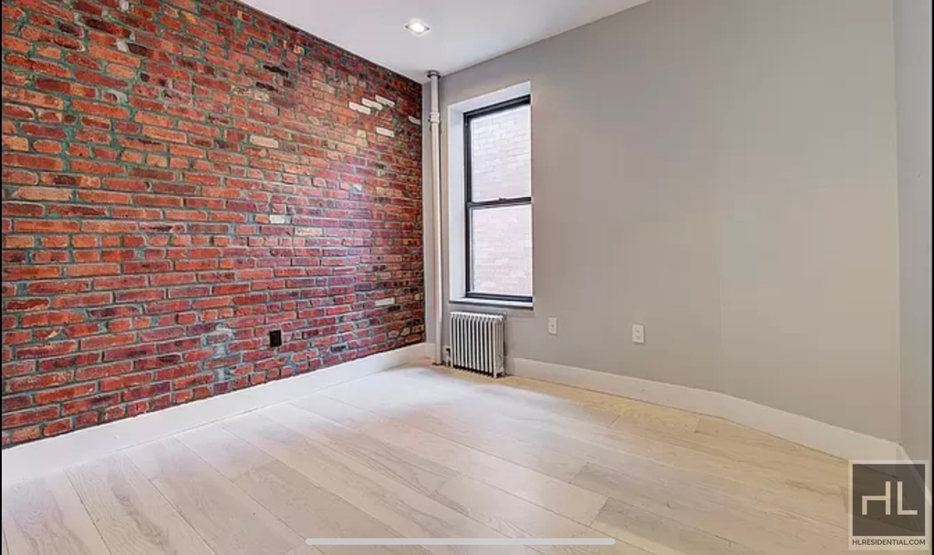 Stanton Street - Photo 3