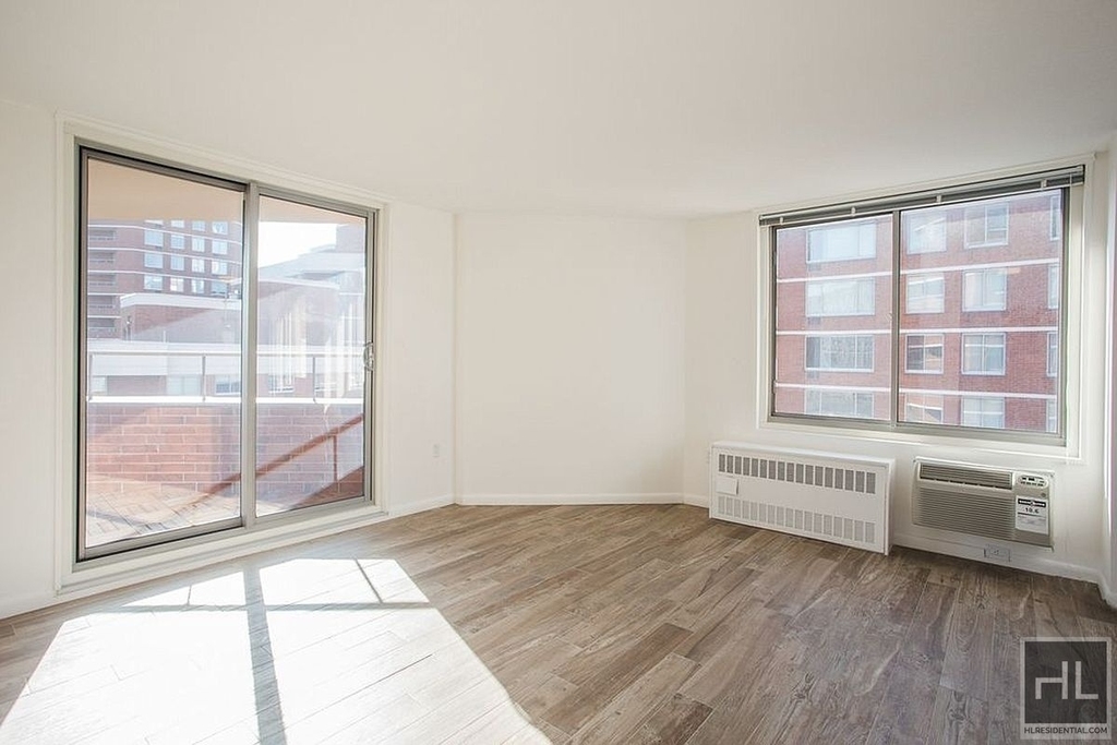 2nd Avenue - Photo 2