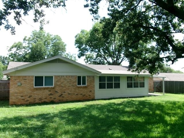 1610 Toplea Drive - Photo 2