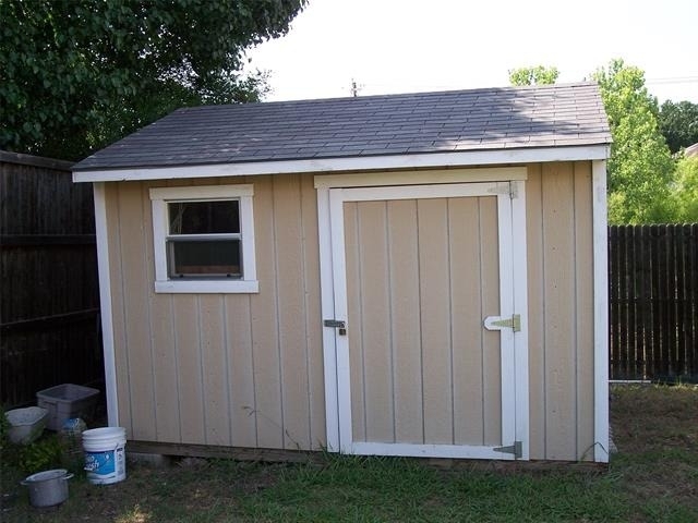 1353 Barclay Drive - Photo 3