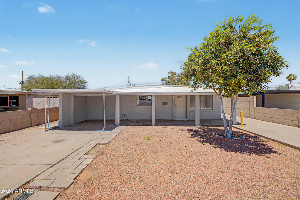 2038 E Lemon Street - Photo 0