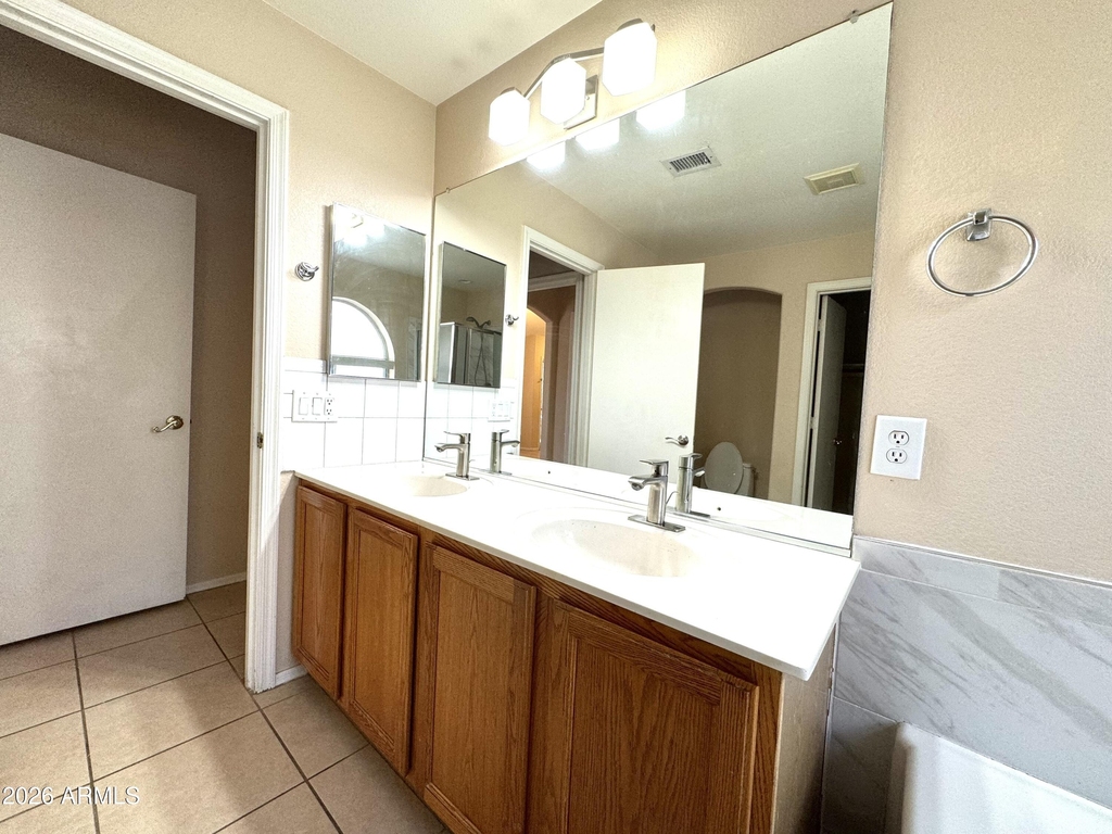 629 N Kenneth Place - Photo 17