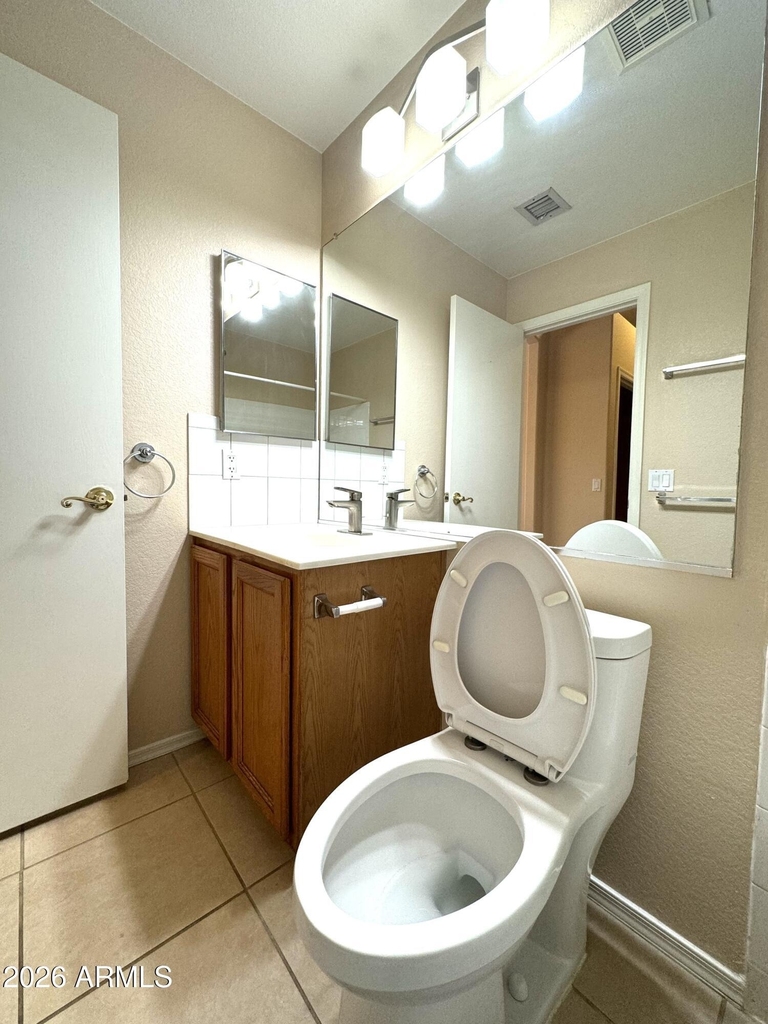 629 N Kenneth Place - Photo 9