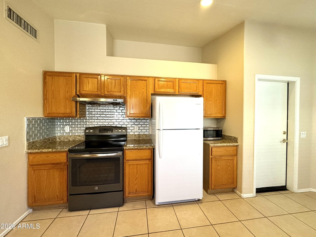 629 N Kenneth Place - Photo 2