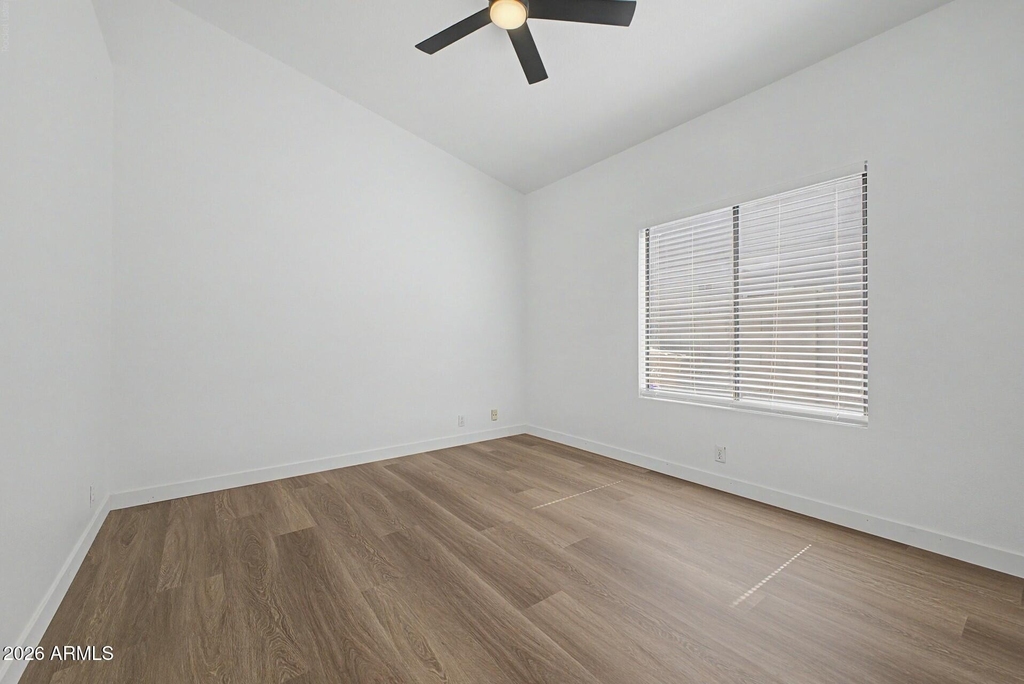8868 W Laurel Lane - Photo 7