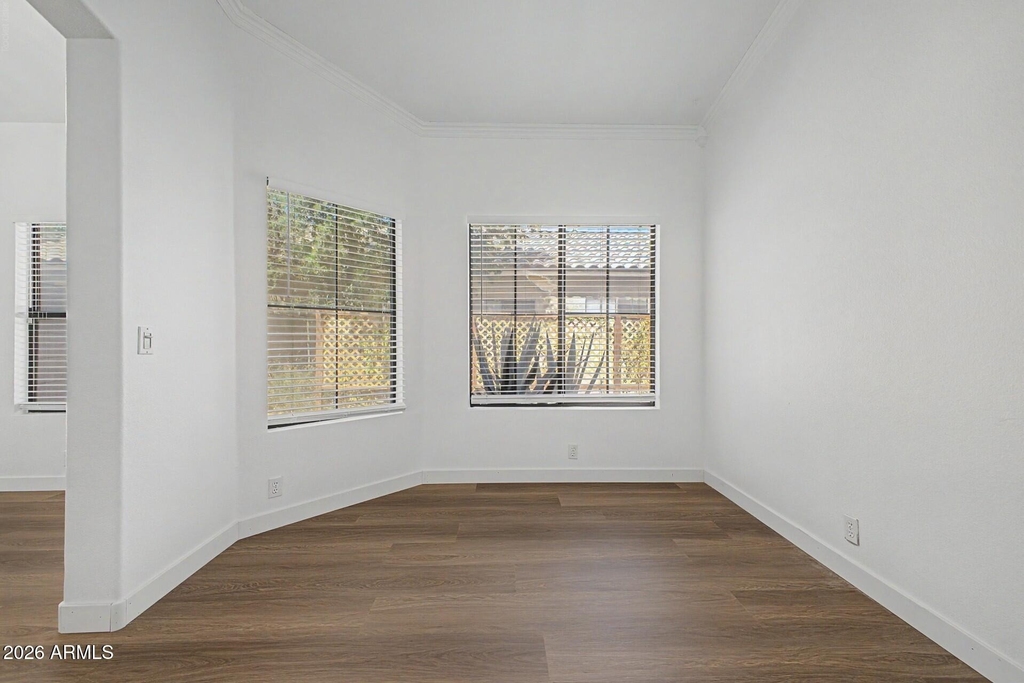 8868 W Laurel Lane - Photo 11