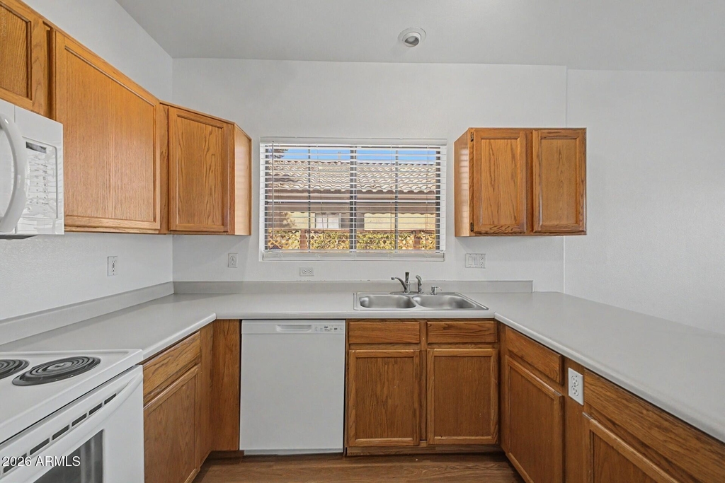 8868 W Laurel Lane - Photo 13