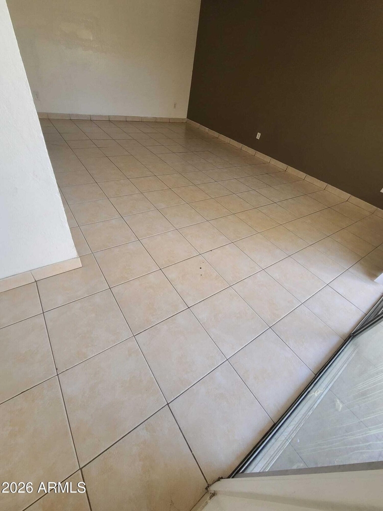 2674 N 43rd Avenue - Photo 5