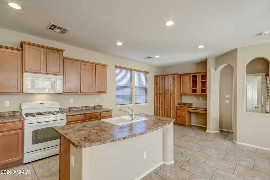 21158 W Sycamore Drive - Photo 3