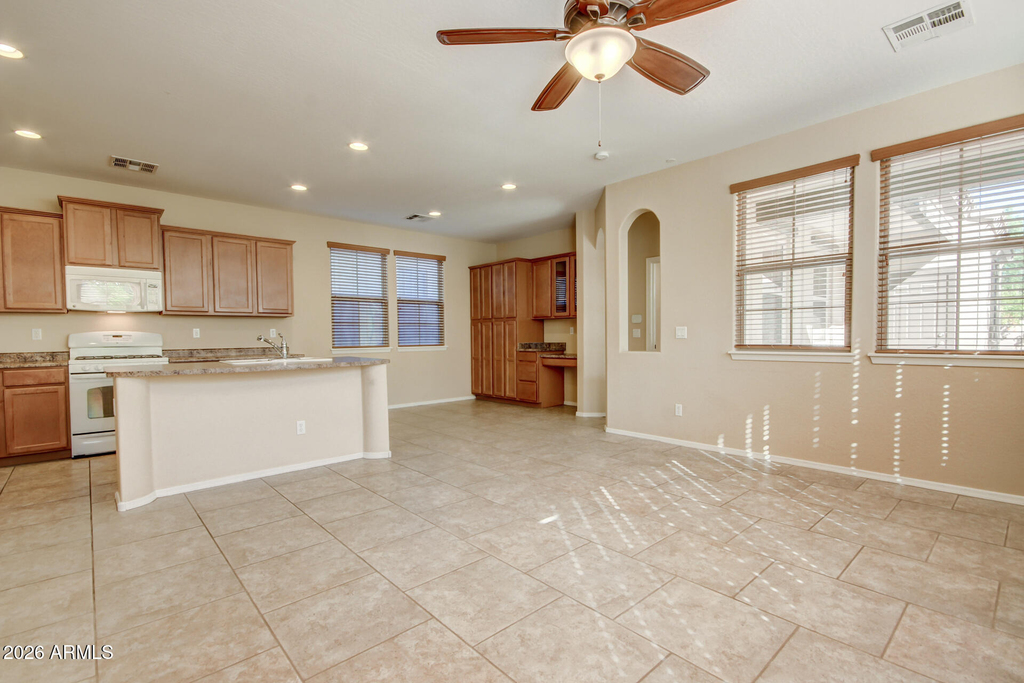 21158 W Sycamore Drive - Photo 9