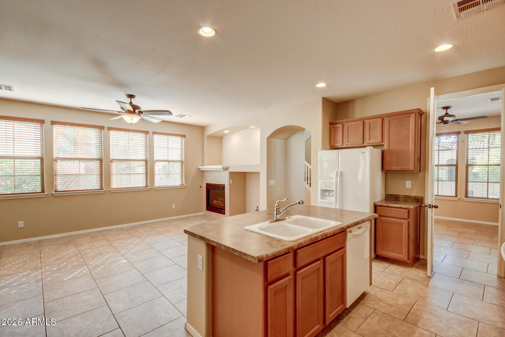 21158 W Sycamore Drive - Photo 6