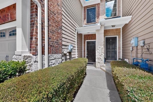 8712 San Bernard Street - Photo 2