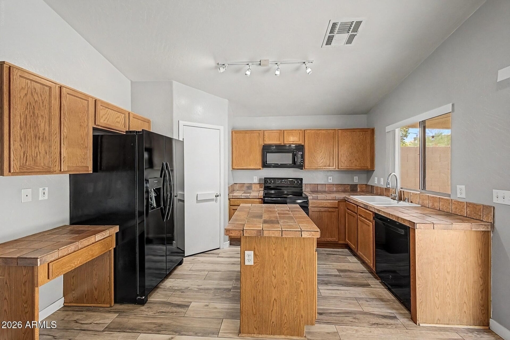 905 E Potter Drive - Photo 16