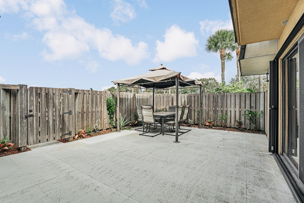 2439 24th Way - Photo 4
