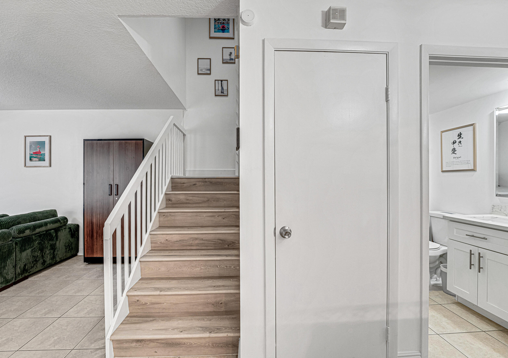 2439 24th Way - Photo 10