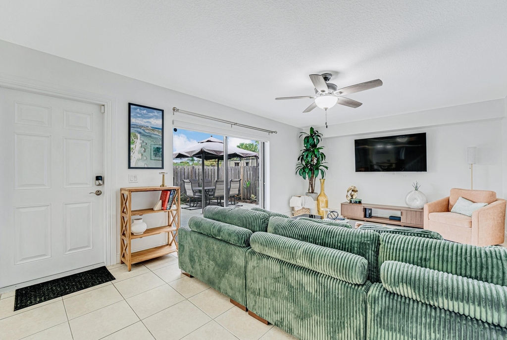 2439 24th Way - Photo 6