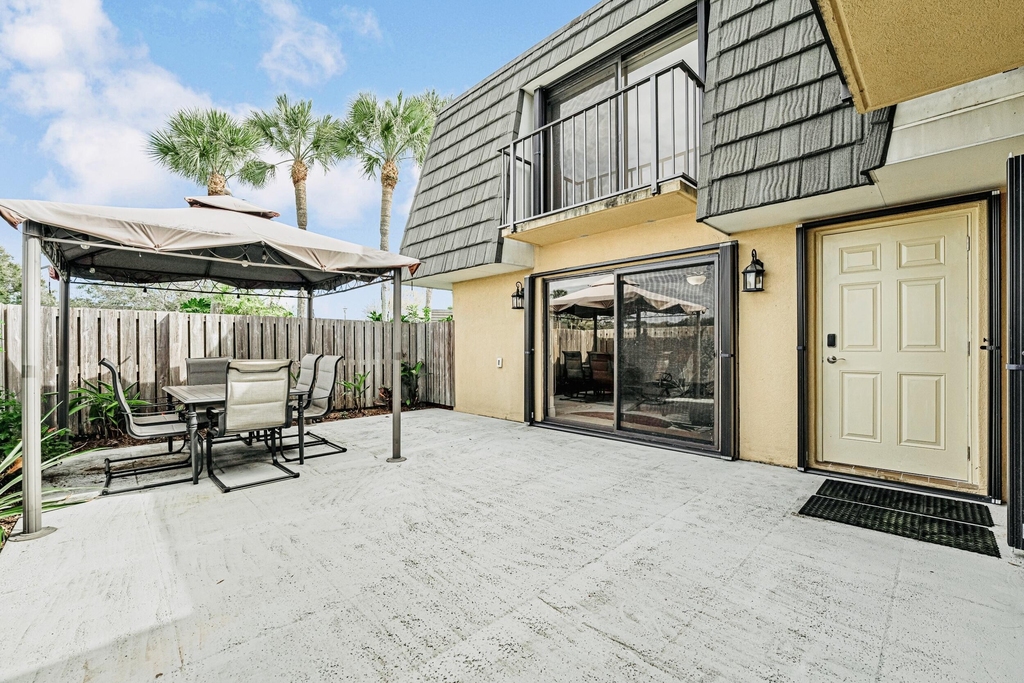 2439 24th Way - Photo 3