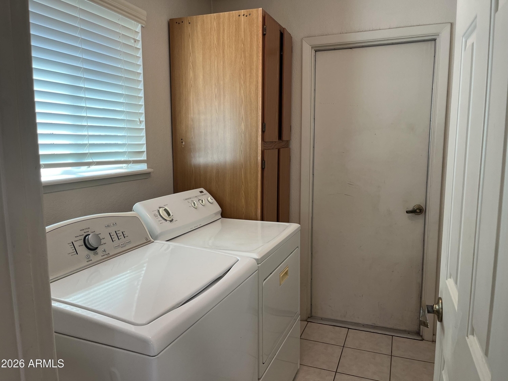 10624 W Griswold Road - Photo 26