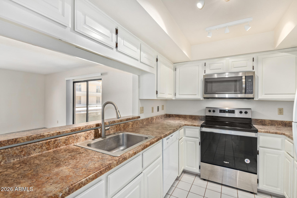 5136 N 31st Place - Photo 12