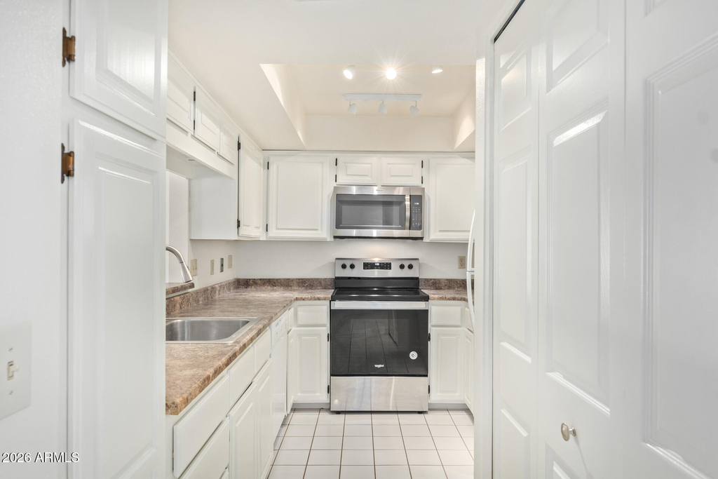 5136 N 31st Place - Photo 11