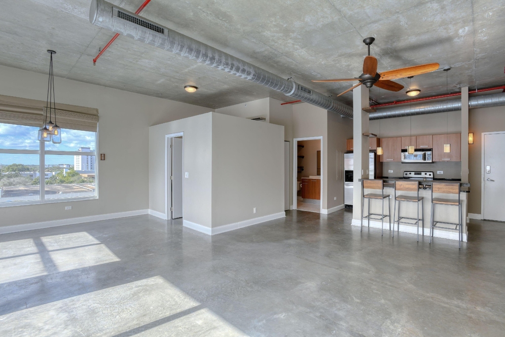 313 Ne 2nd Street - Photo 4