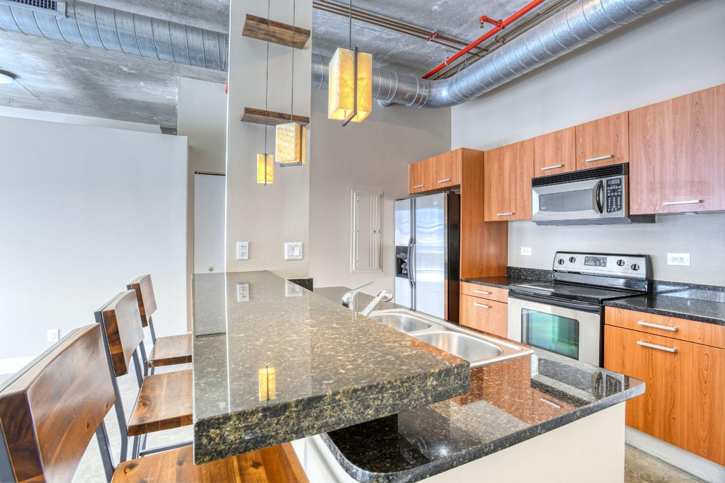 313 Ne 2nd Street - Photo 2