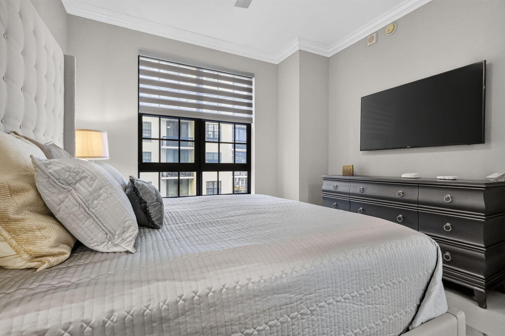 701 S Olive Avenue - Photo 10
