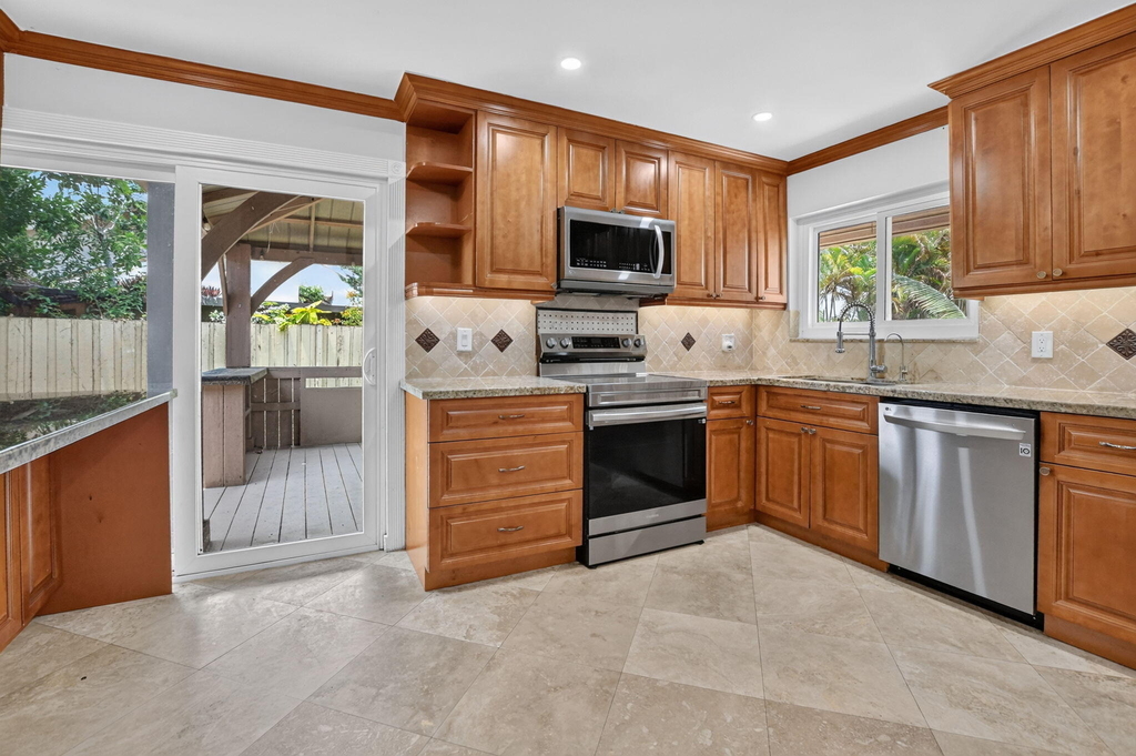 7813 Kenway Place W - Photo 0