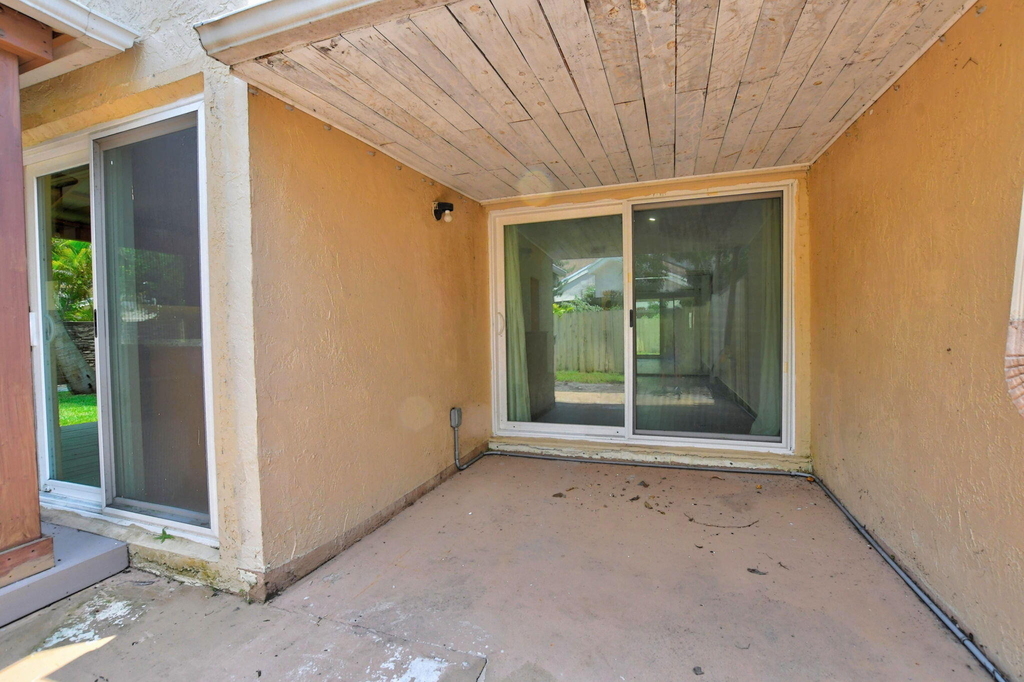 7813 Kenway Place W - Photo 47