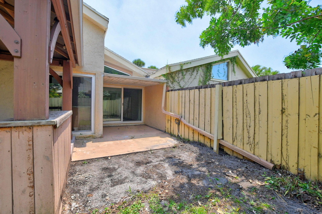 7813 Kenway Place W - Photo 43