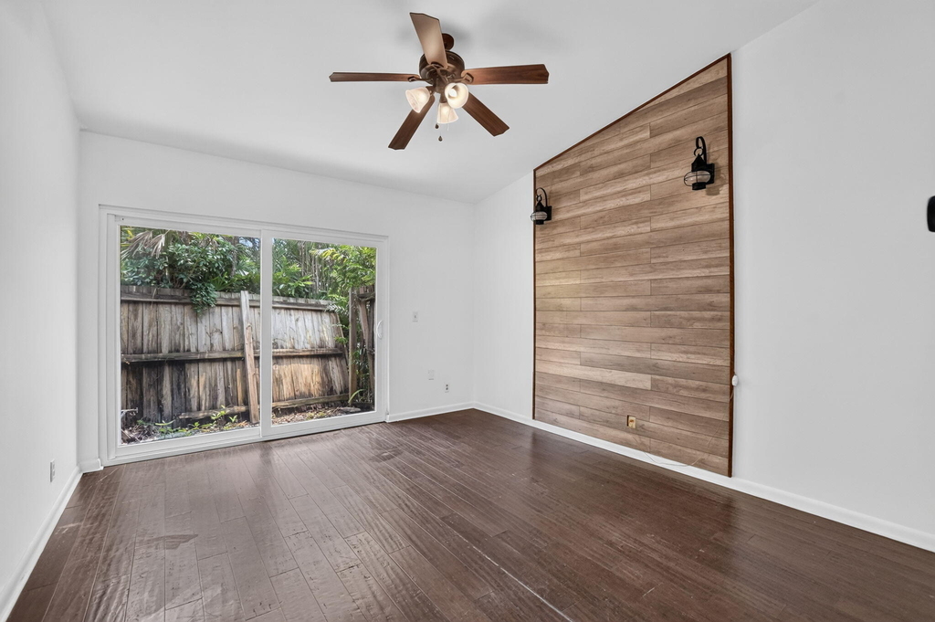 7813 Kenway Place W - Photo 24
