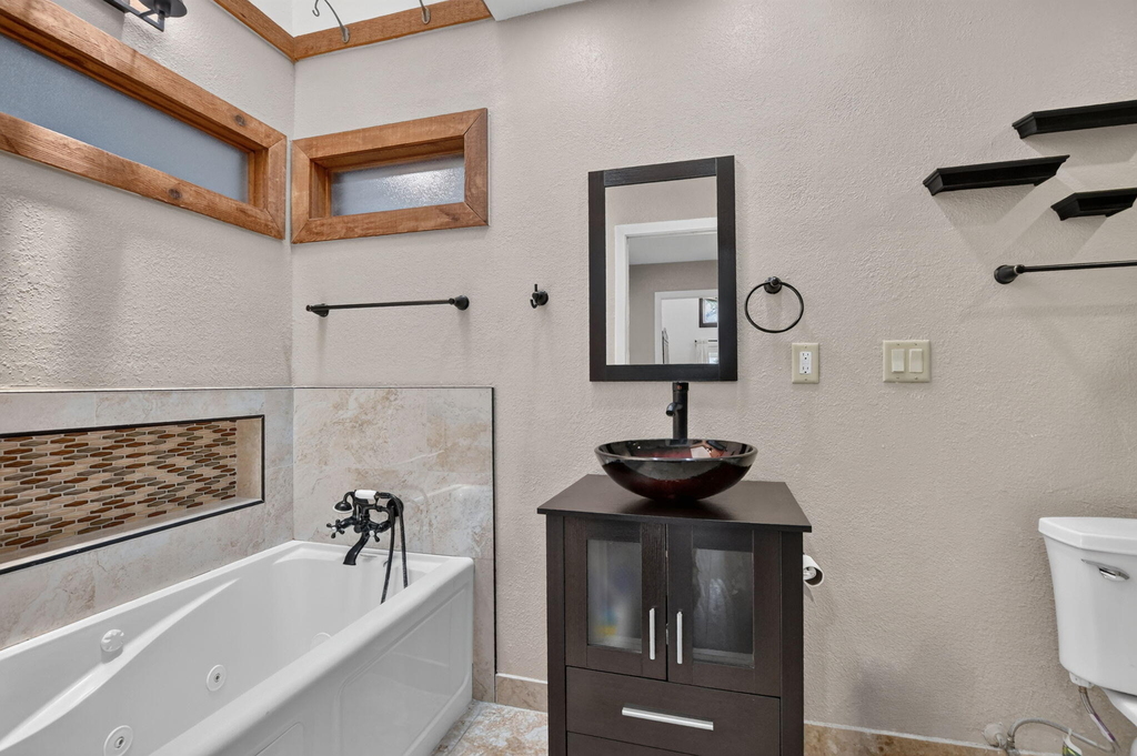 7813 Kenway Place W - Photo 33