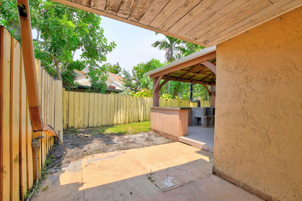 7813 Kenway Place W - Photo 48
