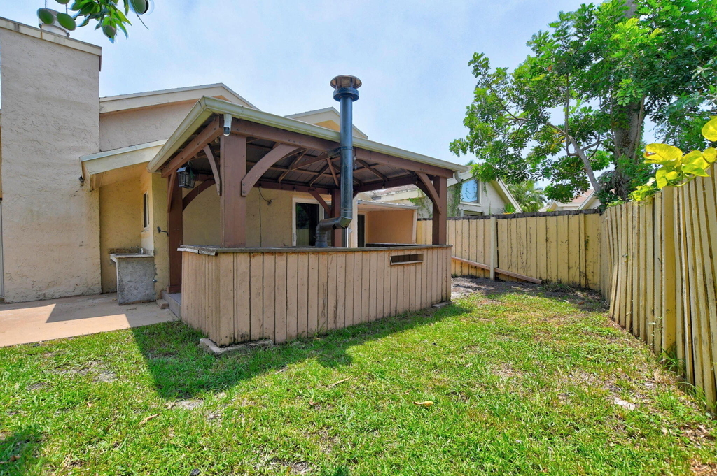 7813 Kenway Place W - Photo 41