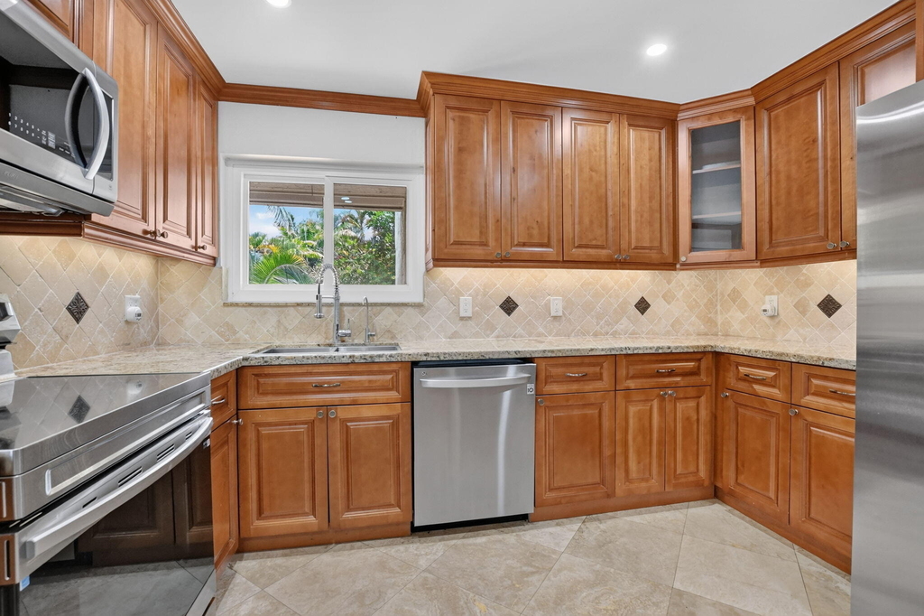 7813 Kenway Place W - Photo 16