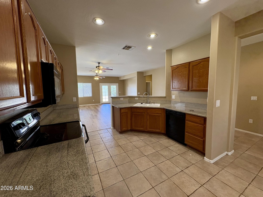 8234 W Salter - Photo 6