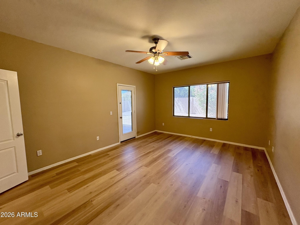 8234 W Salter - Photo 17