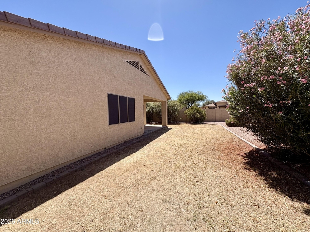 8234 W Salter - Photo 33